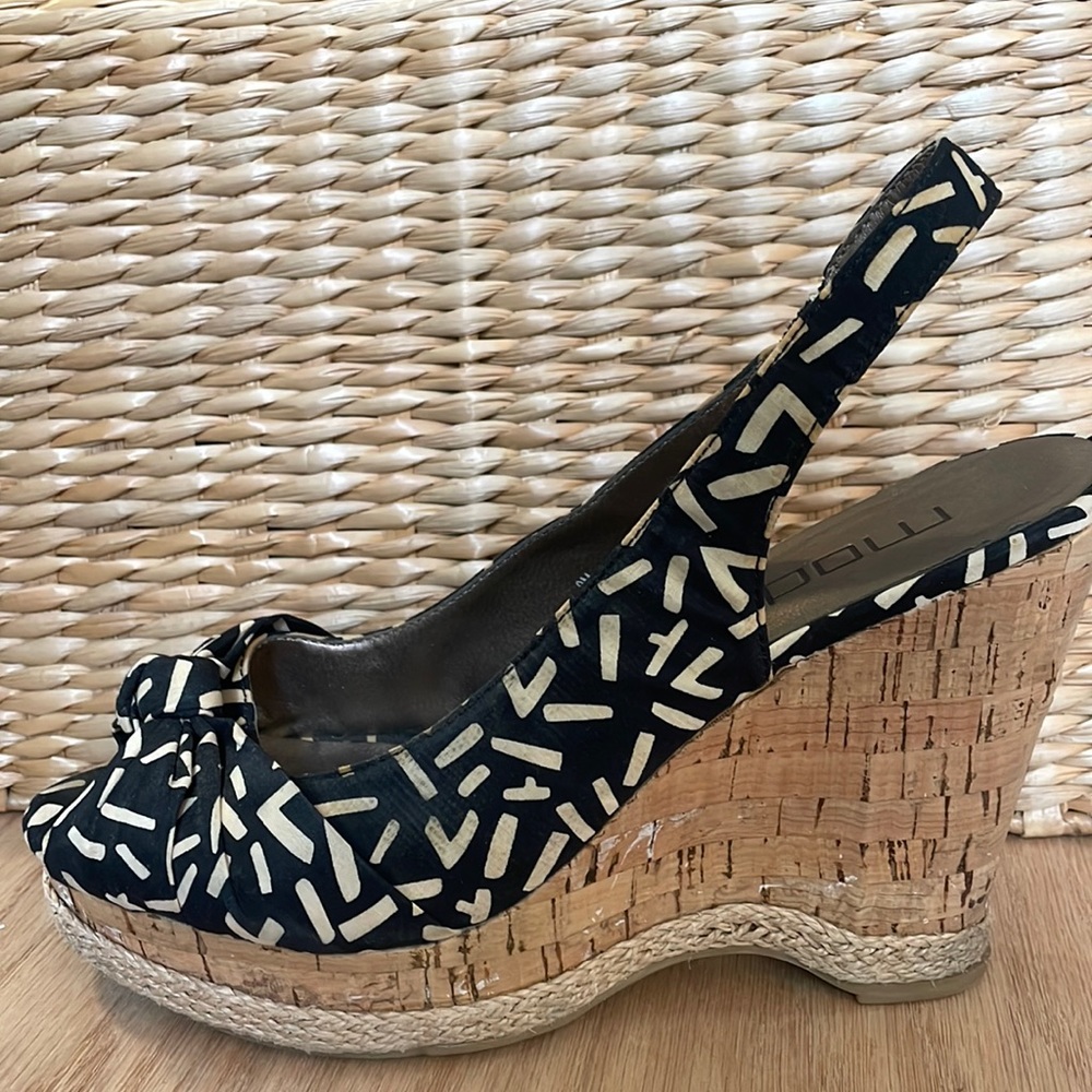 Moda Spana Black and White Espadrille Wedges Size 9